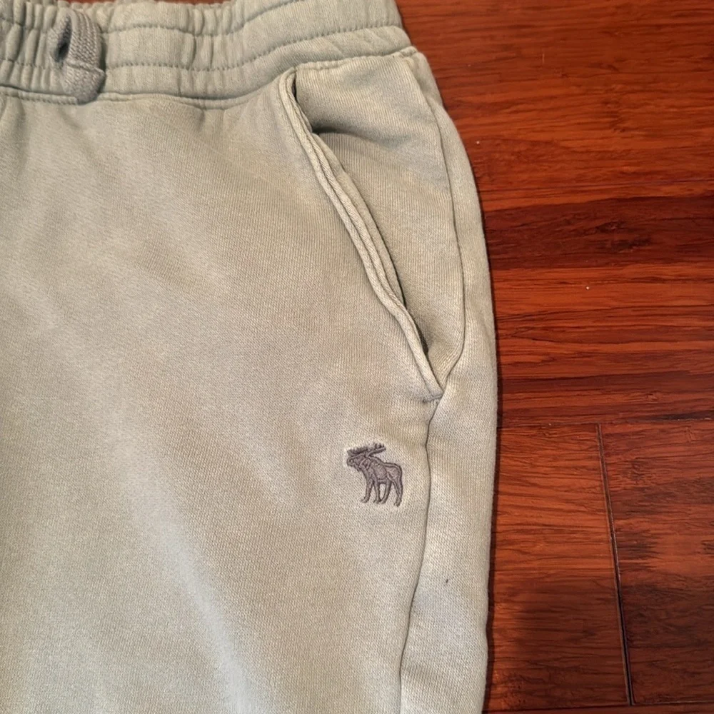 Abercrombie Essential Icon Light Gray Joggers
